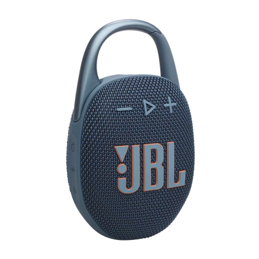 A JBL Clip 5 hordozható Bluetooth hangszóró elég kicsi ahhoz, hogy egy kézben tartsd, de ne hagyd, hogy a mérete megtévesszen.