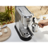 Kép 4/4 - DeLonghi EC685.M DEDICA karos presszókávéfőző 15 baros csészemelegítővel fém házban inox színben